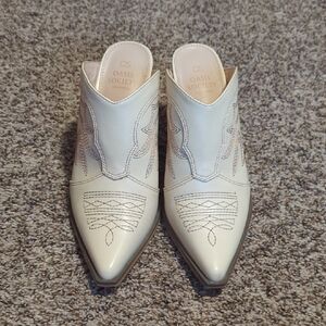 Oasis Society Western Mules